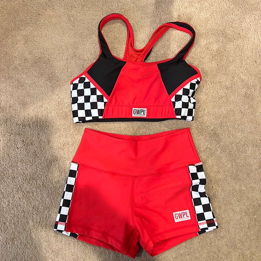 Brand new girls who powerlift workout set.